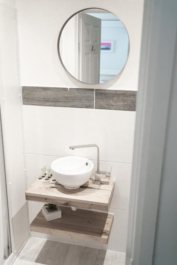 Ocean Breeze Rooms Brighton Екстериор снимка